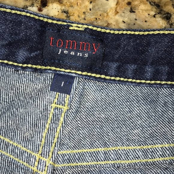 Tommy Jeans High Waisted Logo Shorts size 1 - Picture 6 of 6